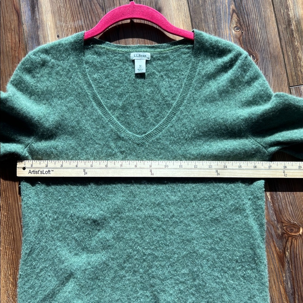 L.L. Bean Women's Green Sweater - Picture 2 of 7
